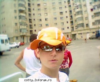 asta sunt eu }{ tds // over